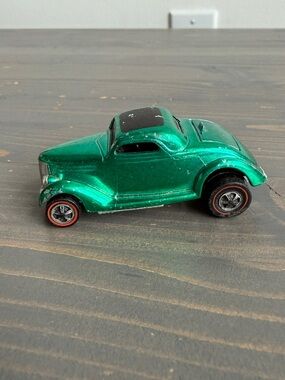 Vintage metal Hot Wheels
1968 Classic 36 Ford Coupe